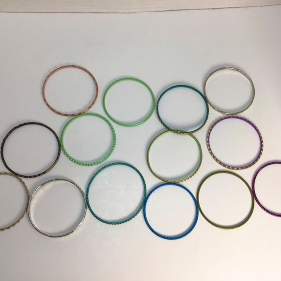 VTG Assorted Metal Plastic Bangles Lovely 90s Set of Assorted Bangle Bracelets - Picture 4 of 9